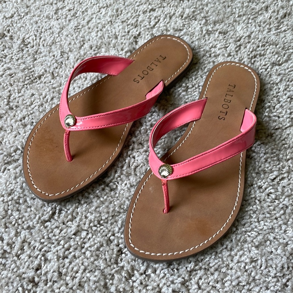 Talbots Women's Flip Flop Sandals, Coral Pink with Shells - 7M